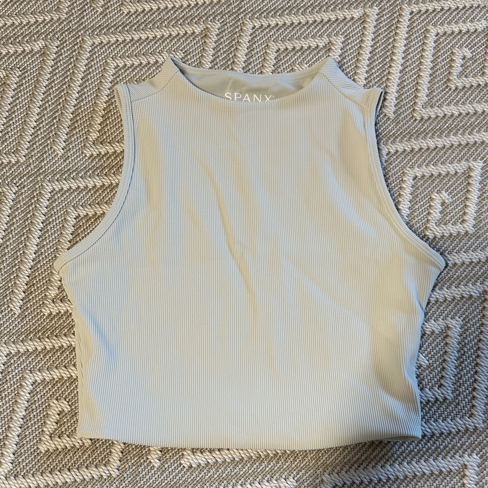 SPANX Contour Rib Mock Neck Crop Top- in Light Cloudy Grey *NWOT